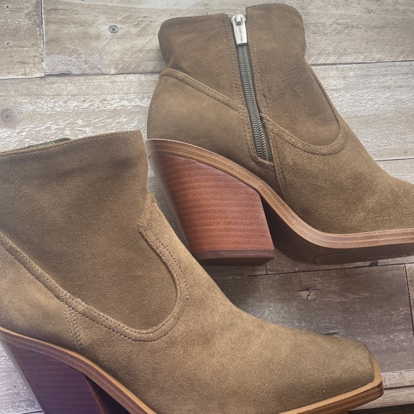 Never worn Vince camuto booties - Picture 2 of 3